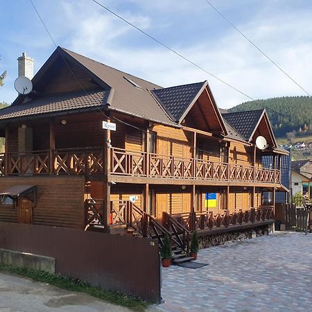 Hotel Krym Jaremcze Zewnętrze zdjęcie