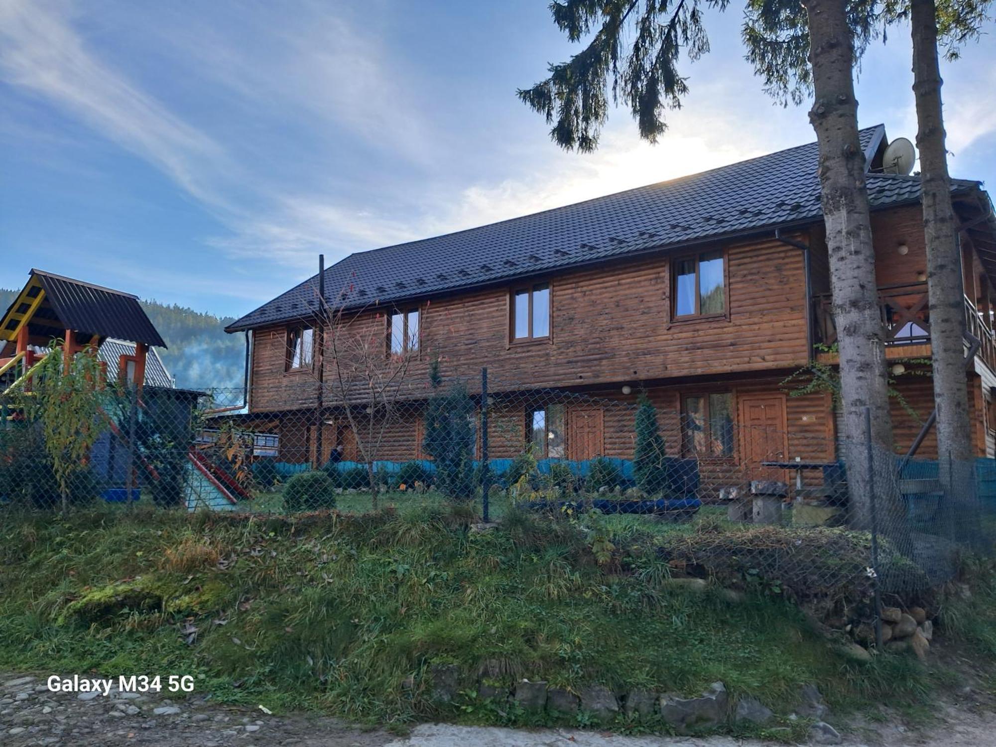 Hotel Krym Jaremcze Zewnętrze zdjęcie